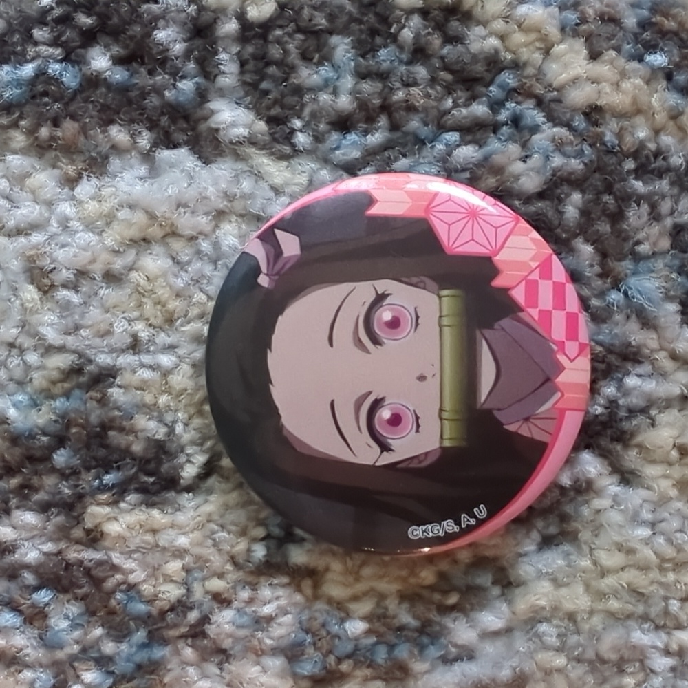 Demon slayer kimetsu no yaiba pin button anime
